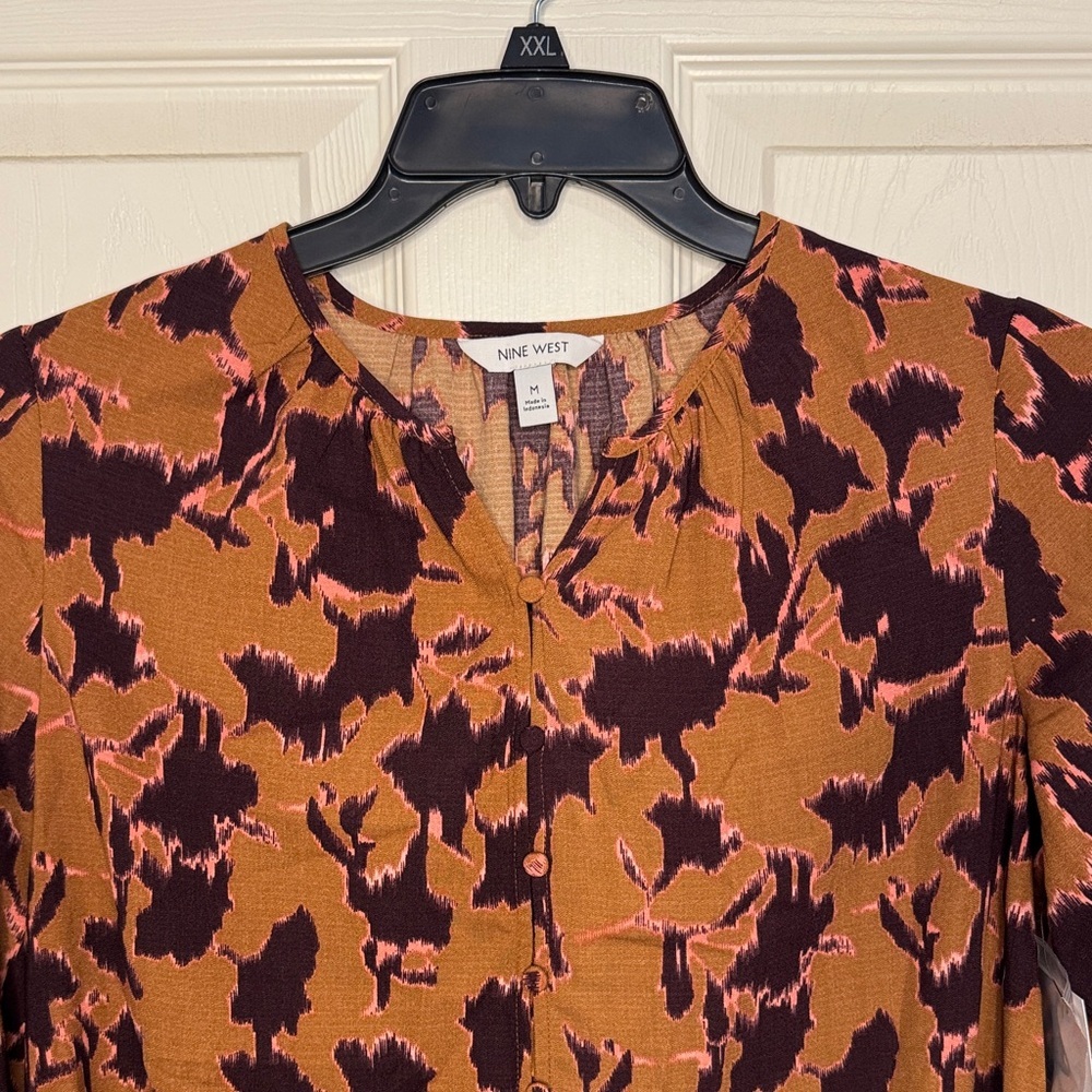 NWT Nine West Women's Brown Abstract Blouse - Picture 4 of 9